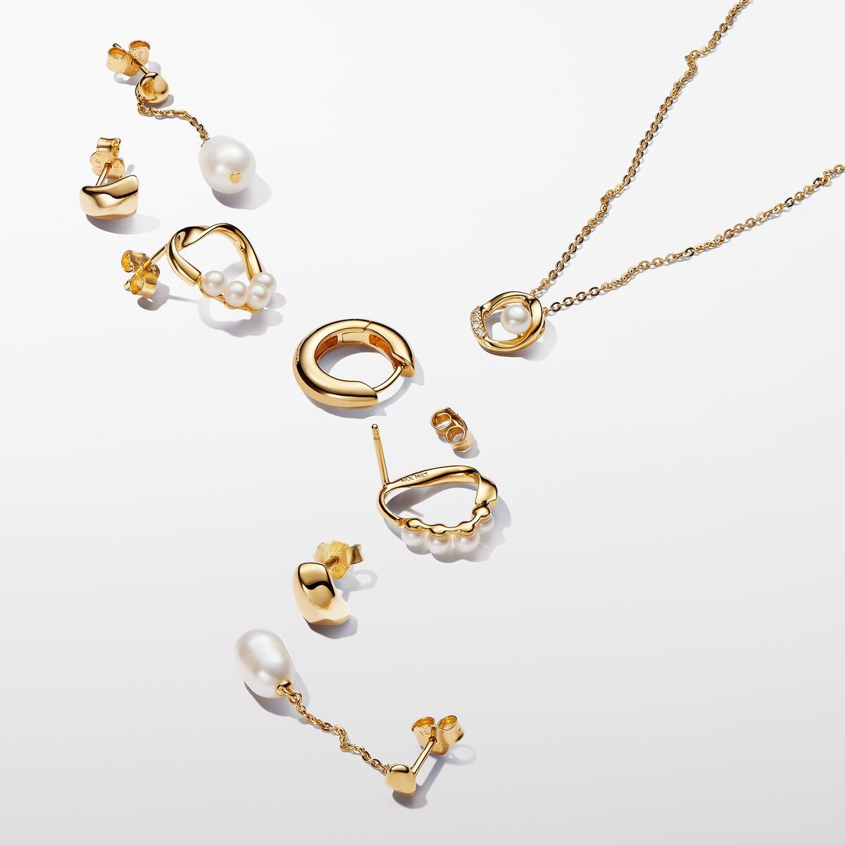 Pandora Essence Organically Shaped Pavé Circle & Treated Freshwater Cultured Pearl Collier Necklace