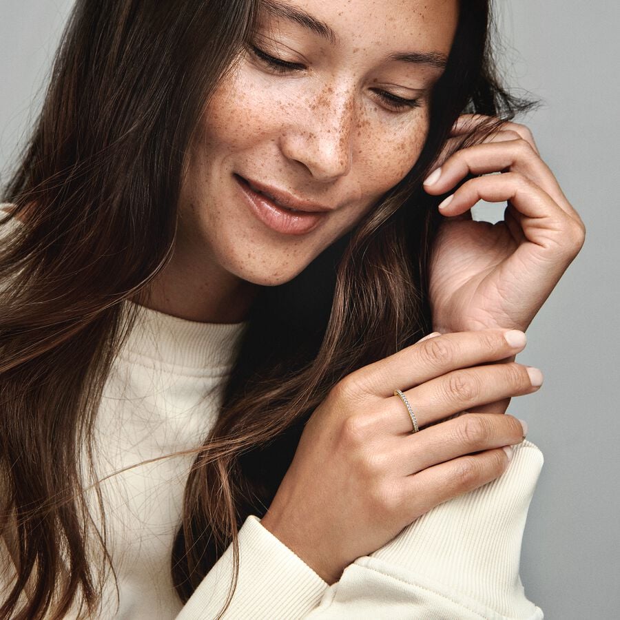 
                      
                        Pandora Sparkling Band Ring
                      
                    