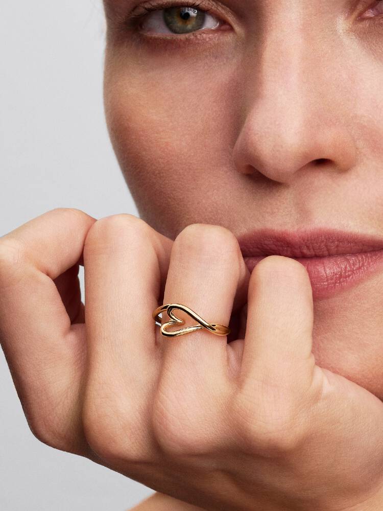 Pandora Organically Shaped Heart Small Ring