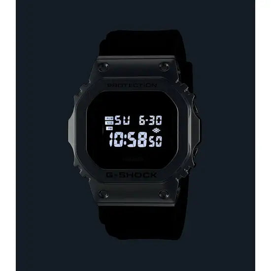 
                      
                        Casio G-Shock GM-5600U-1ER
                      
                    