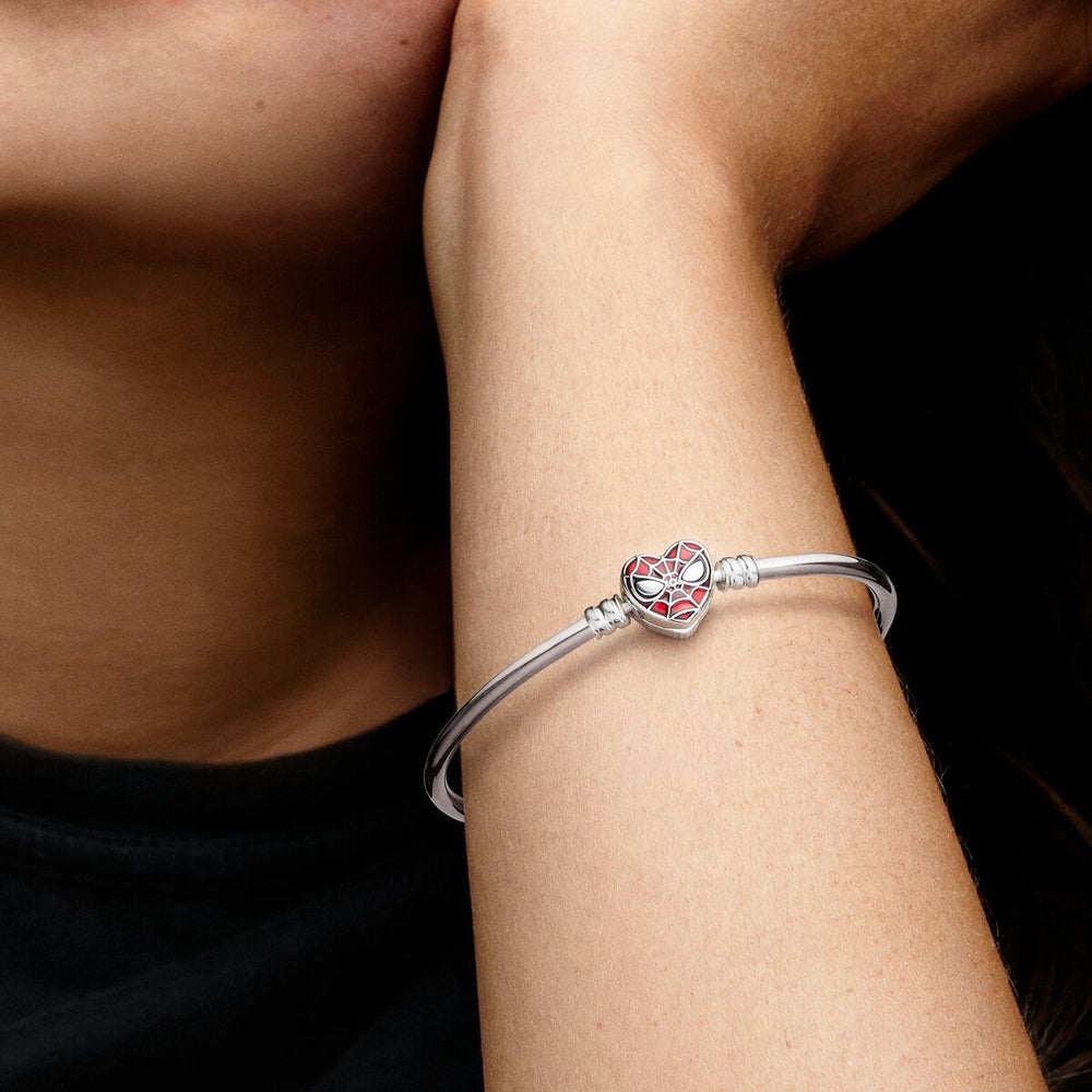 
                      
                        Pandora Moments Marvel Spider-Man Mask Clasp Bangle
                      
                    