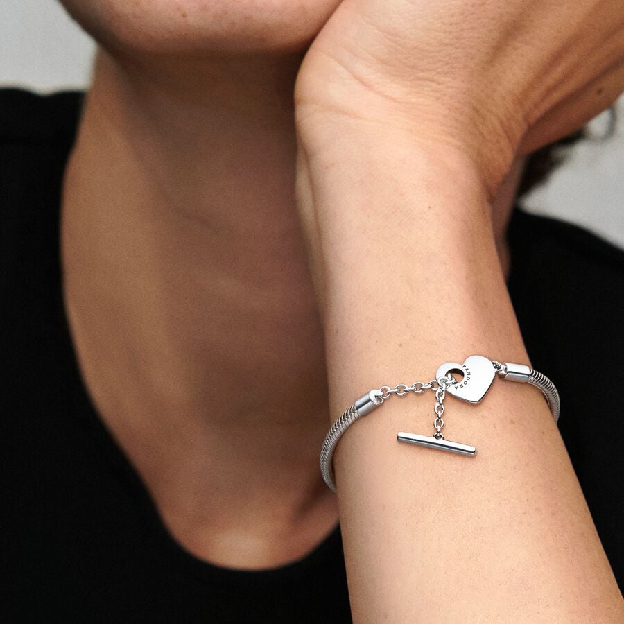 
                      
                        Pandora Moments Heart T-Bar Snake Chain Bracelet
                      
                    