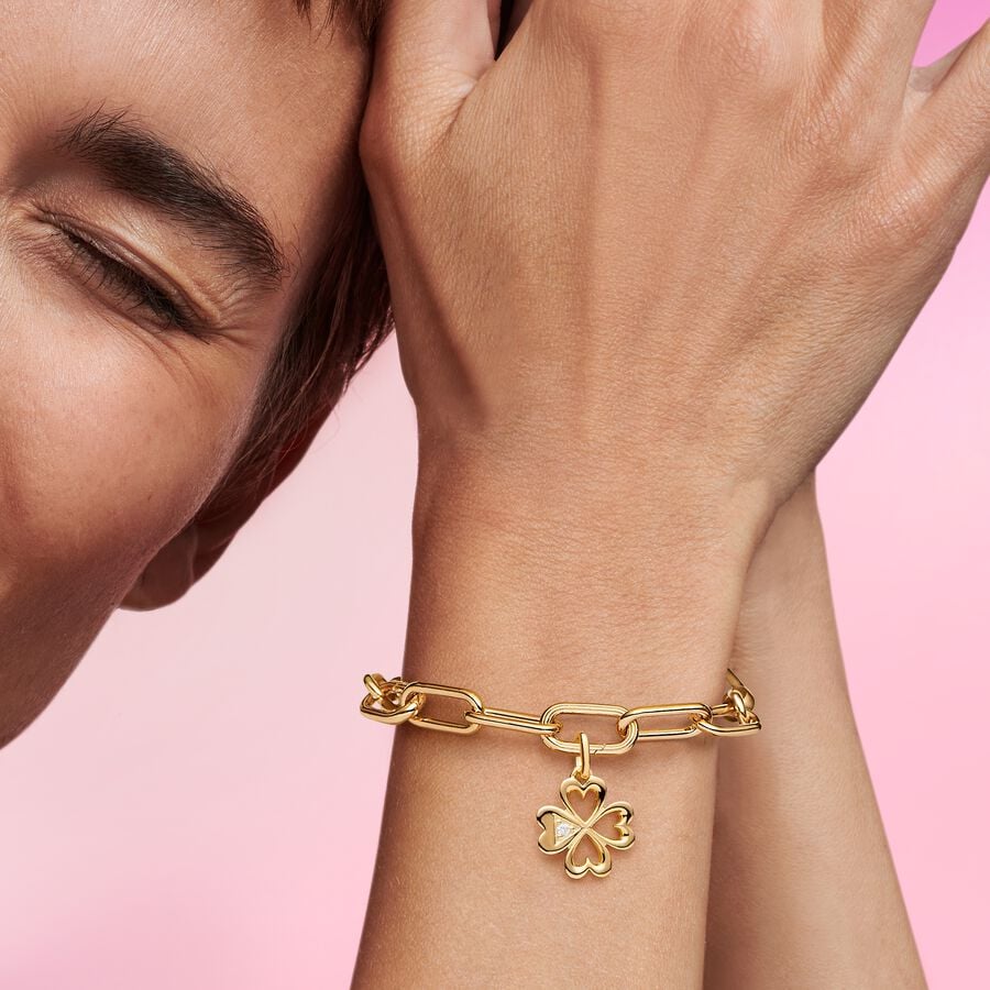 
                      
                        Pandora ME Heart Four-leaf Clover Medallion Charm
                      
                    