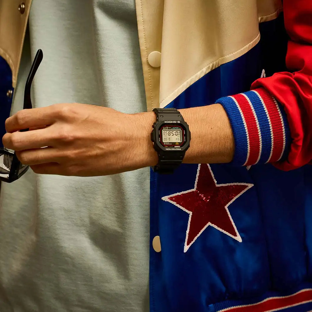 
                      
                        Casio G-Shock DW-5000R-1AER
                      
                    