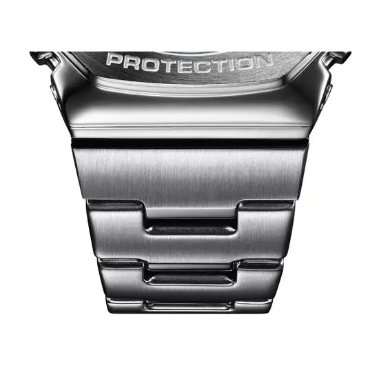 
                      
                        Casio G-Shock GM-2110D-7AER Metal Covered With Metal Band Watch
                      
                    