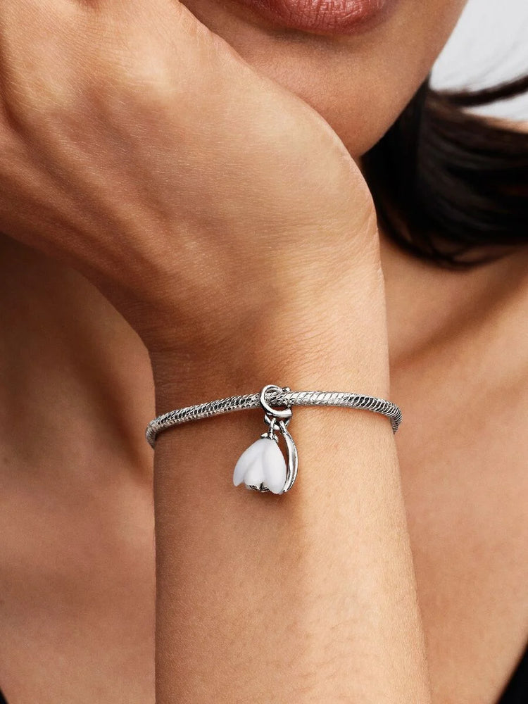 
                      
                        Pandora Snowdrop Flower Dangle Charm
                      
                    