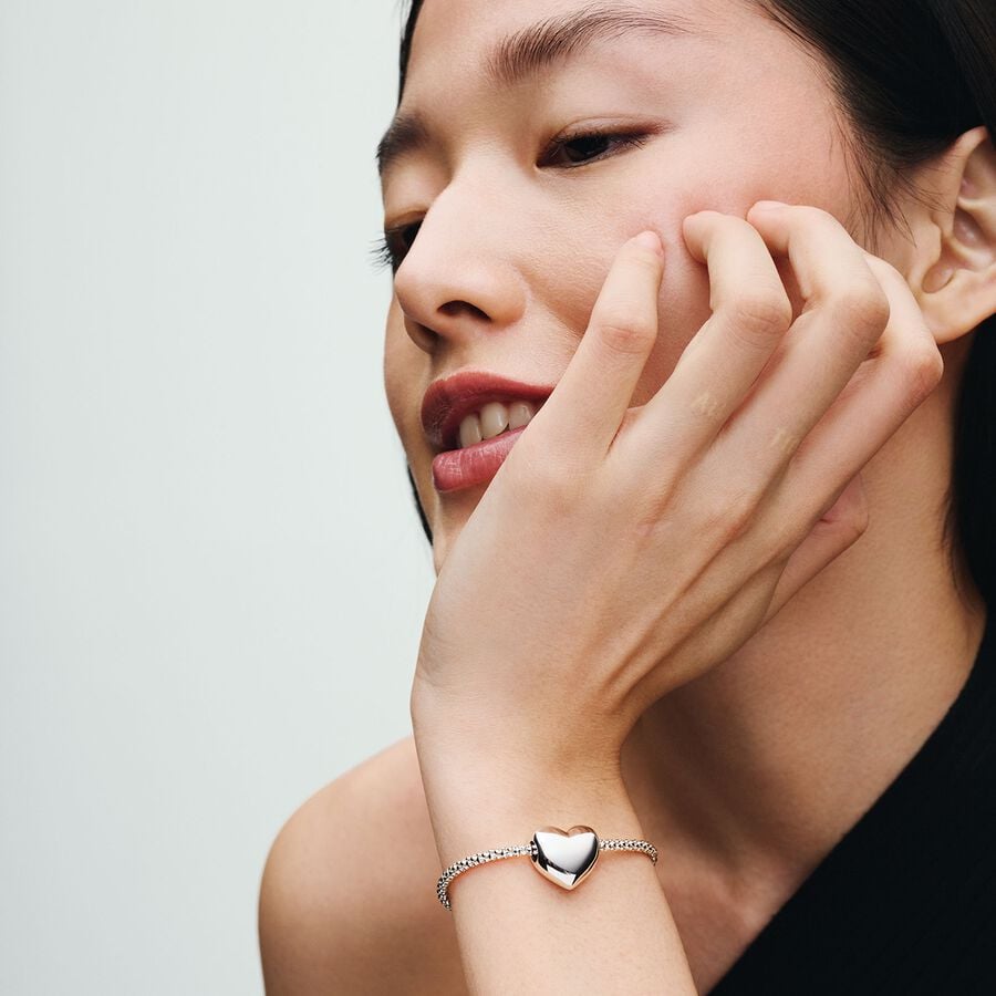 Pandora Be Love Engravable ハートチャーム ラージ Pandora Be Love Engravable Large Heart Charm – Coe & Co. Stores